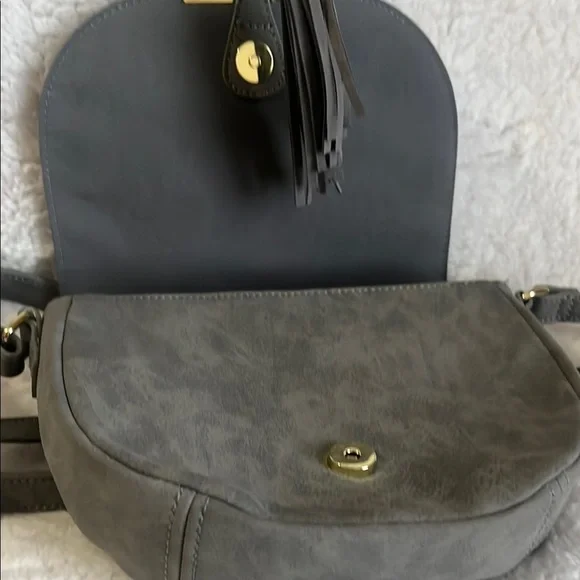 Southwestern Grey‎ Crossbody Bag with Saddle Shape and Tassel Detail - Picture 15 of 16